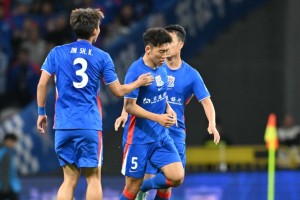 MK体育登录入口-从0-2到2-2！超级后卫绝境爆发：梅开二度救主，上海申花3场不胜
